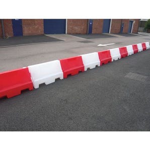 Evo safety barrier system